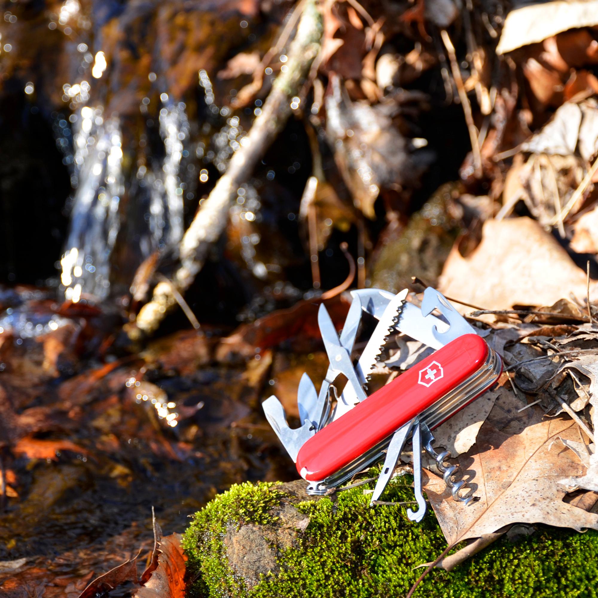 Victorinox Swiss Army Huntsman Pocket Knife