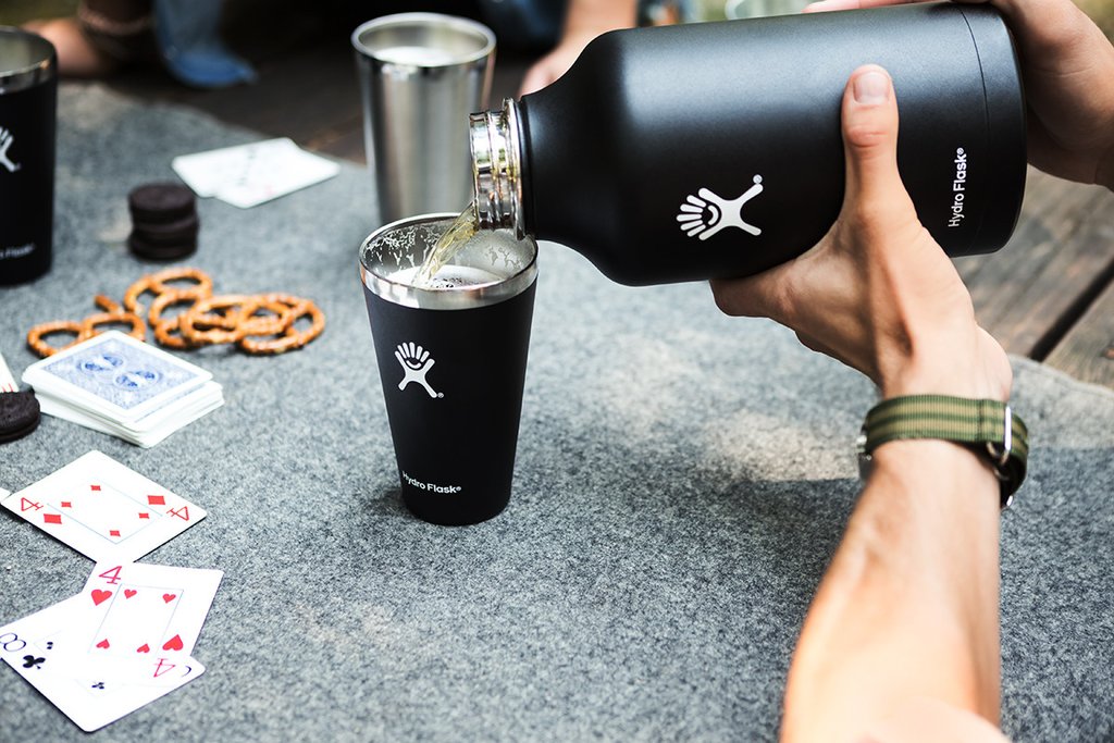 Hydro flask 64oz Growler