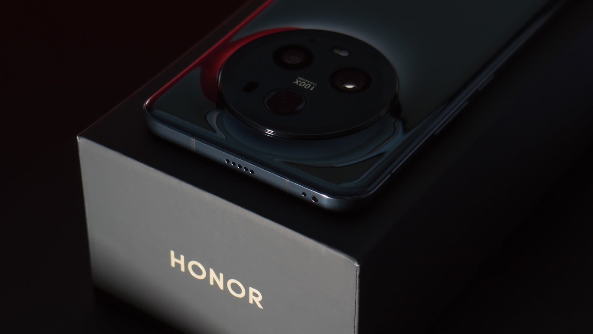 Crafting Perfection: The Honor Magic5 Pro Sets a New Standard for Smartphones