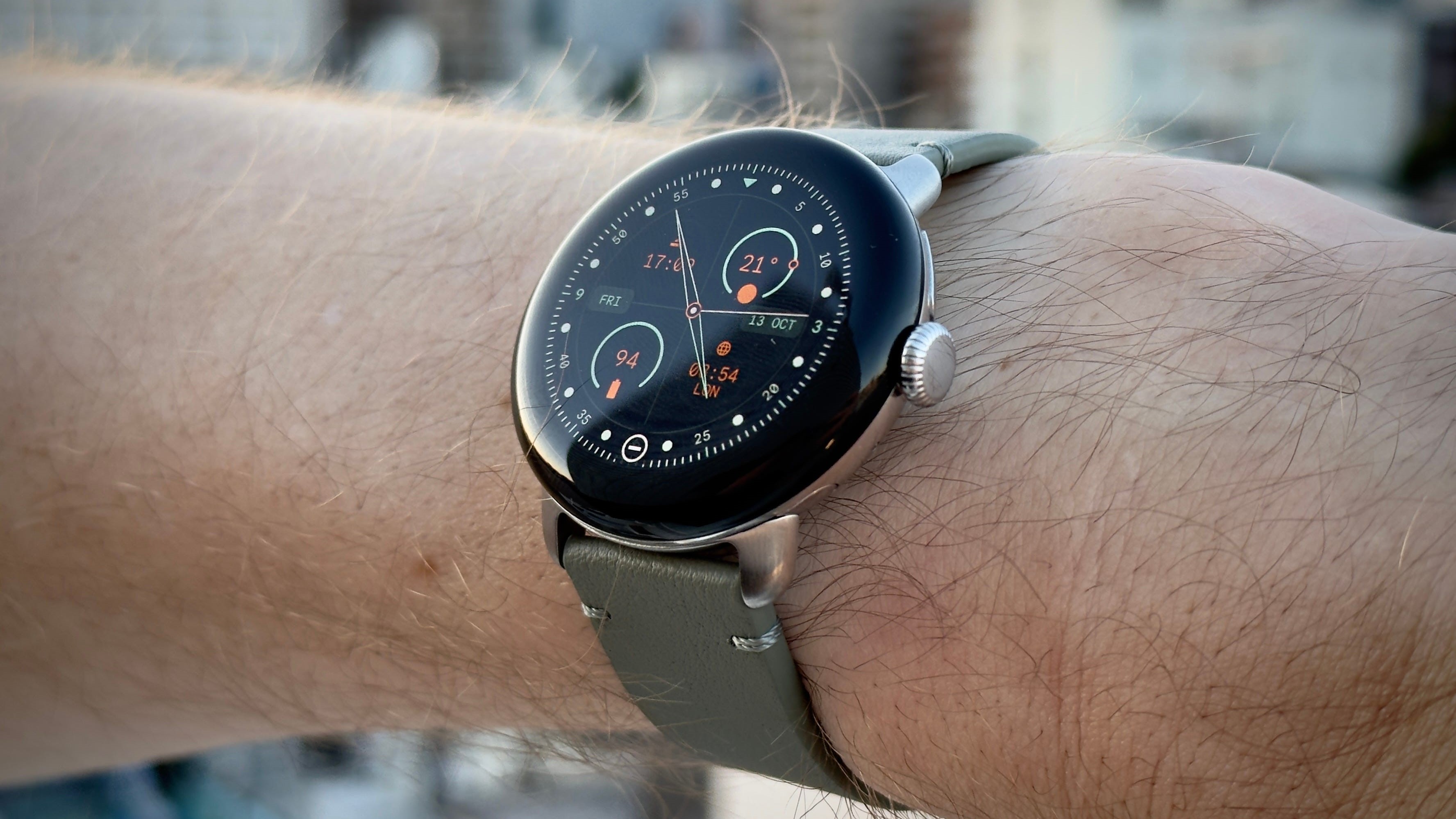 Google Pixel Watch 2 – Familiar Face, Feature Flex