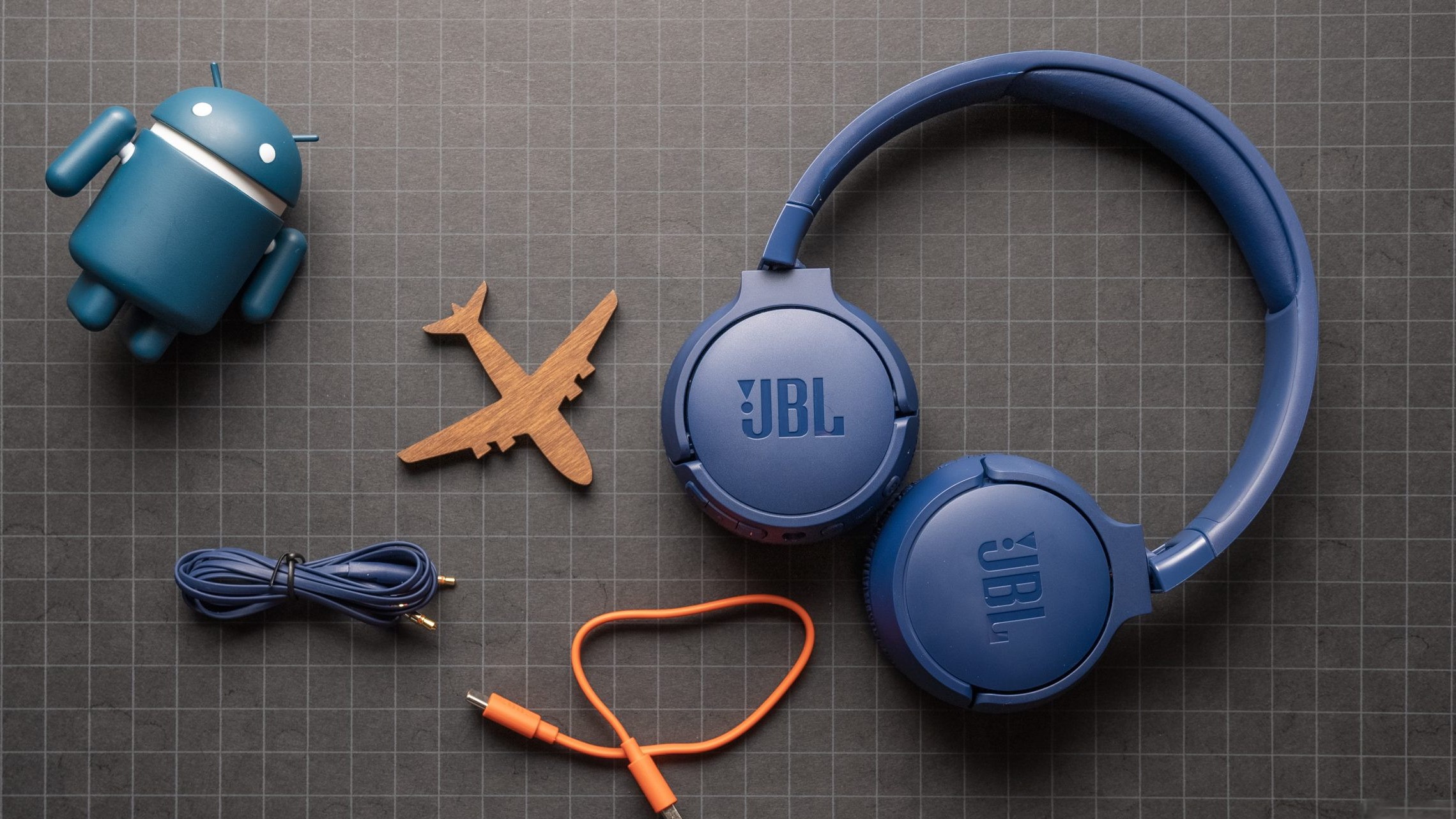 JBL Tune 660 NC Headphones: Immersive Sound with Exceptional Noise Cancellation