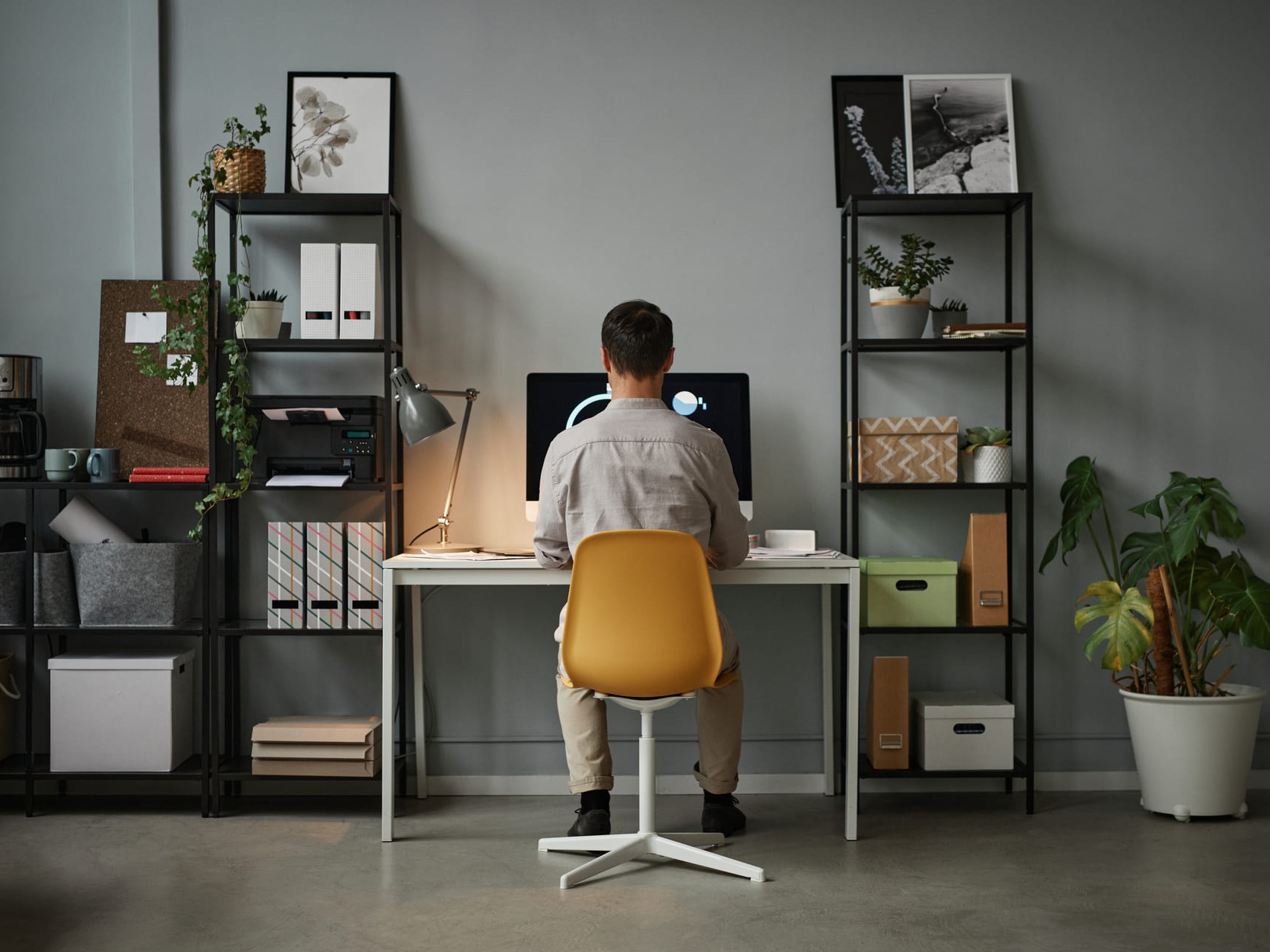 Ditch the Sweatpants, Conquer the Couch: Home Office Hacks with Kensington