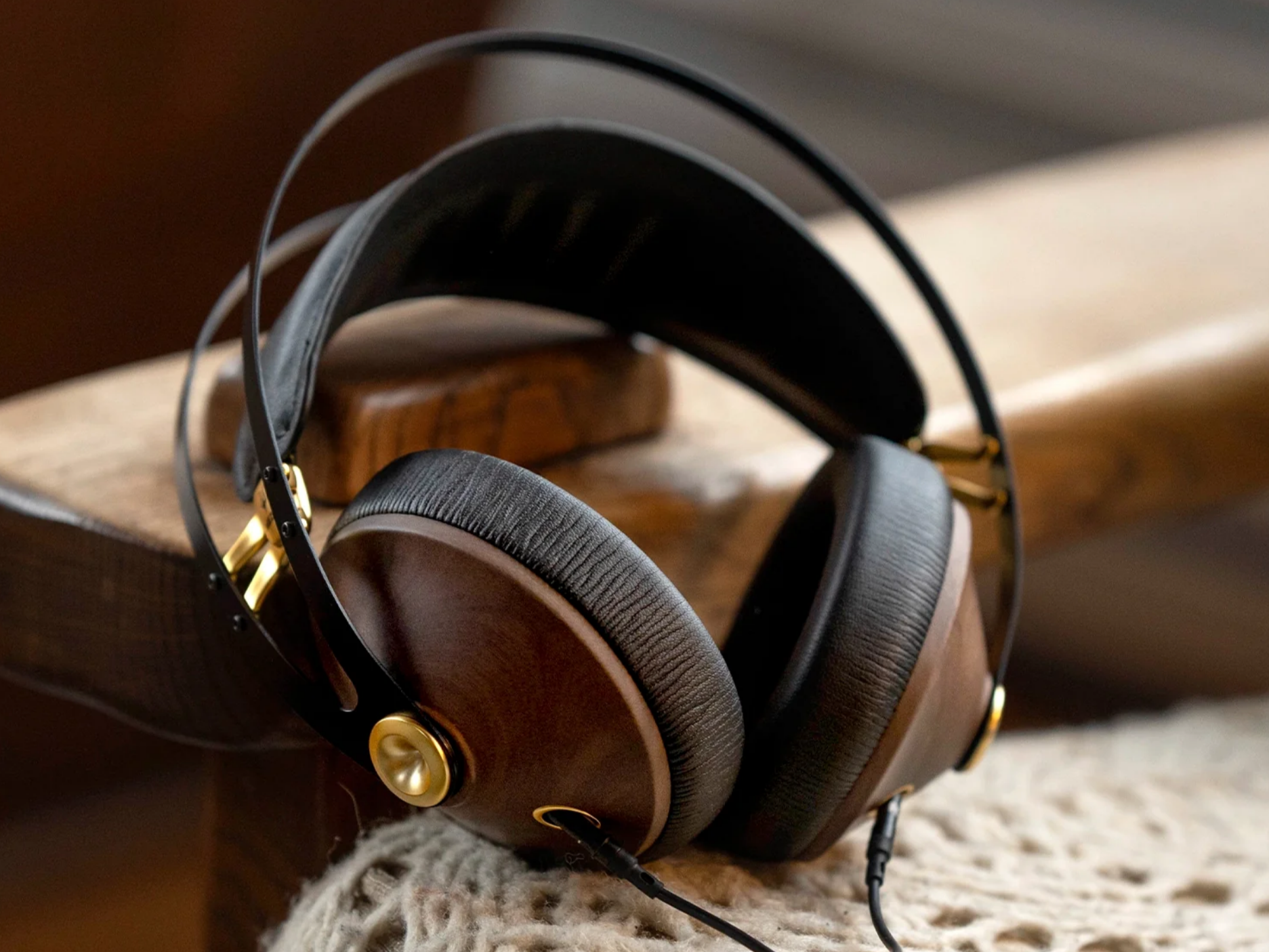 Warm Sound, Wooden Soul: A Deep Dive into the Meze 99 Classics