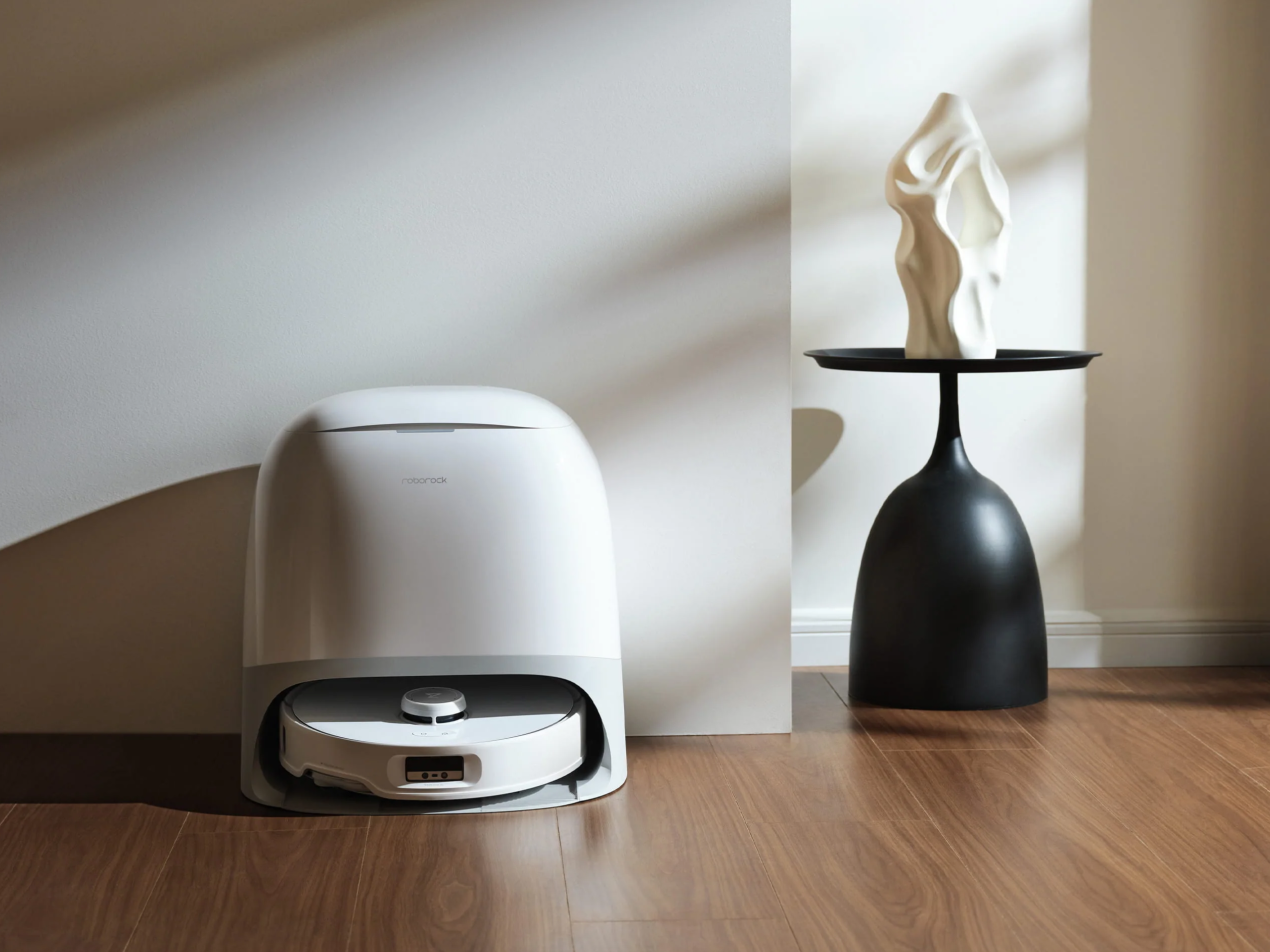 The Great Escape: Why the Roborock Qrevo Curv is the Houdini of Floor Cleaners