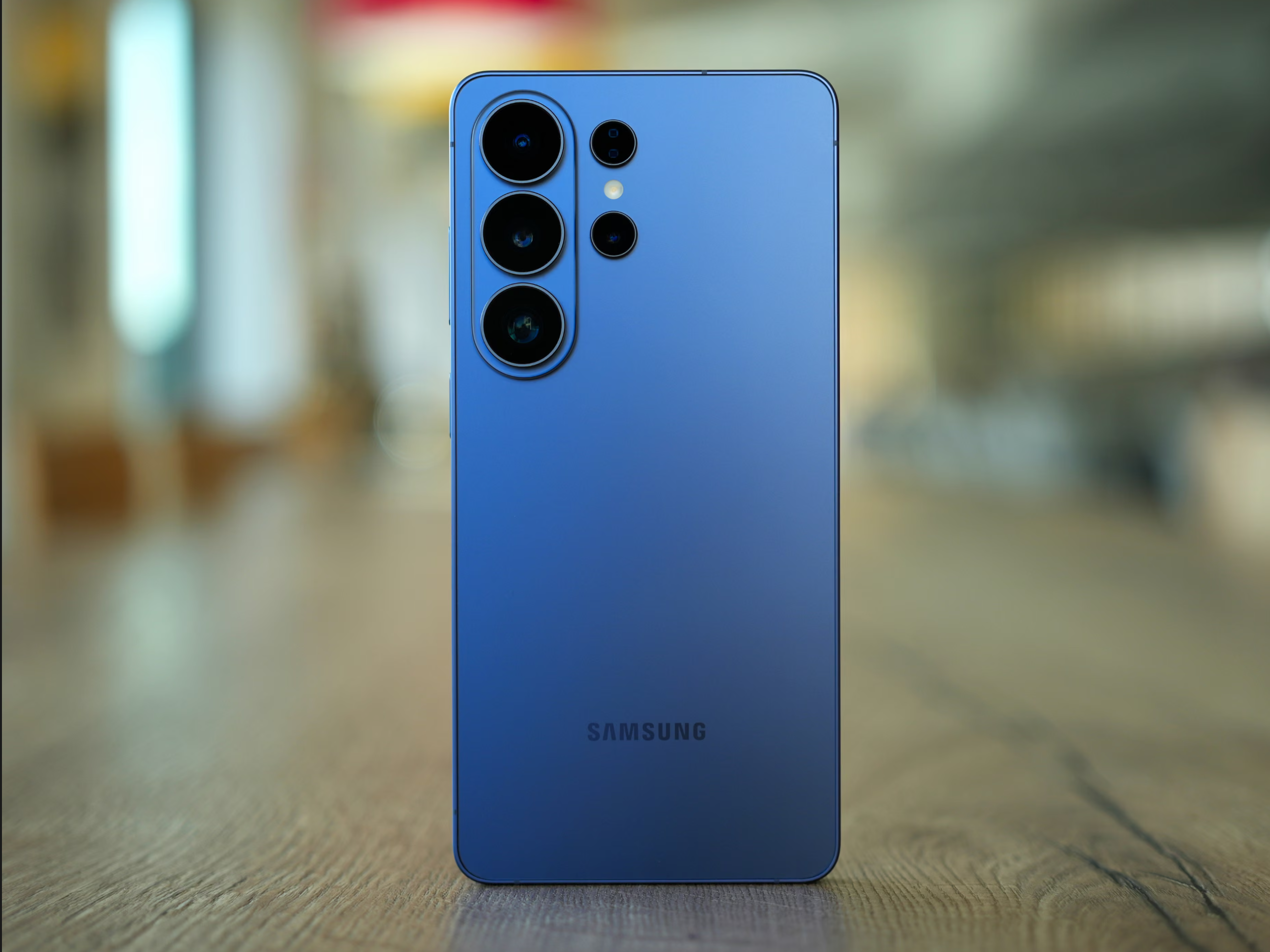 The Glass Fortress: A Review of the Samsung Galaxy S26 Ultra