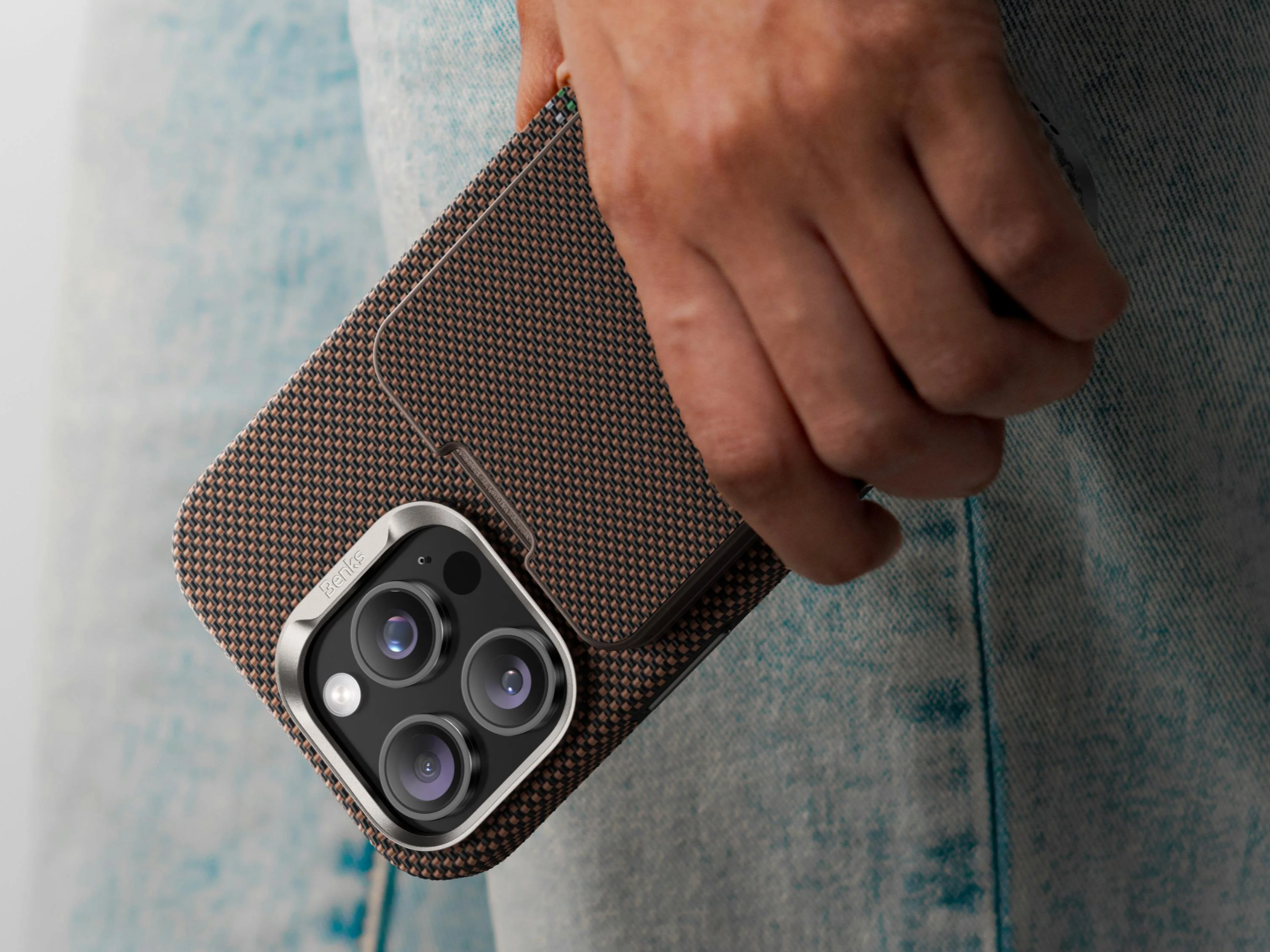 The Everyday Carry Body Armor: Benks ArmorGo Qi2 Power Bank & Wallet Stand Review